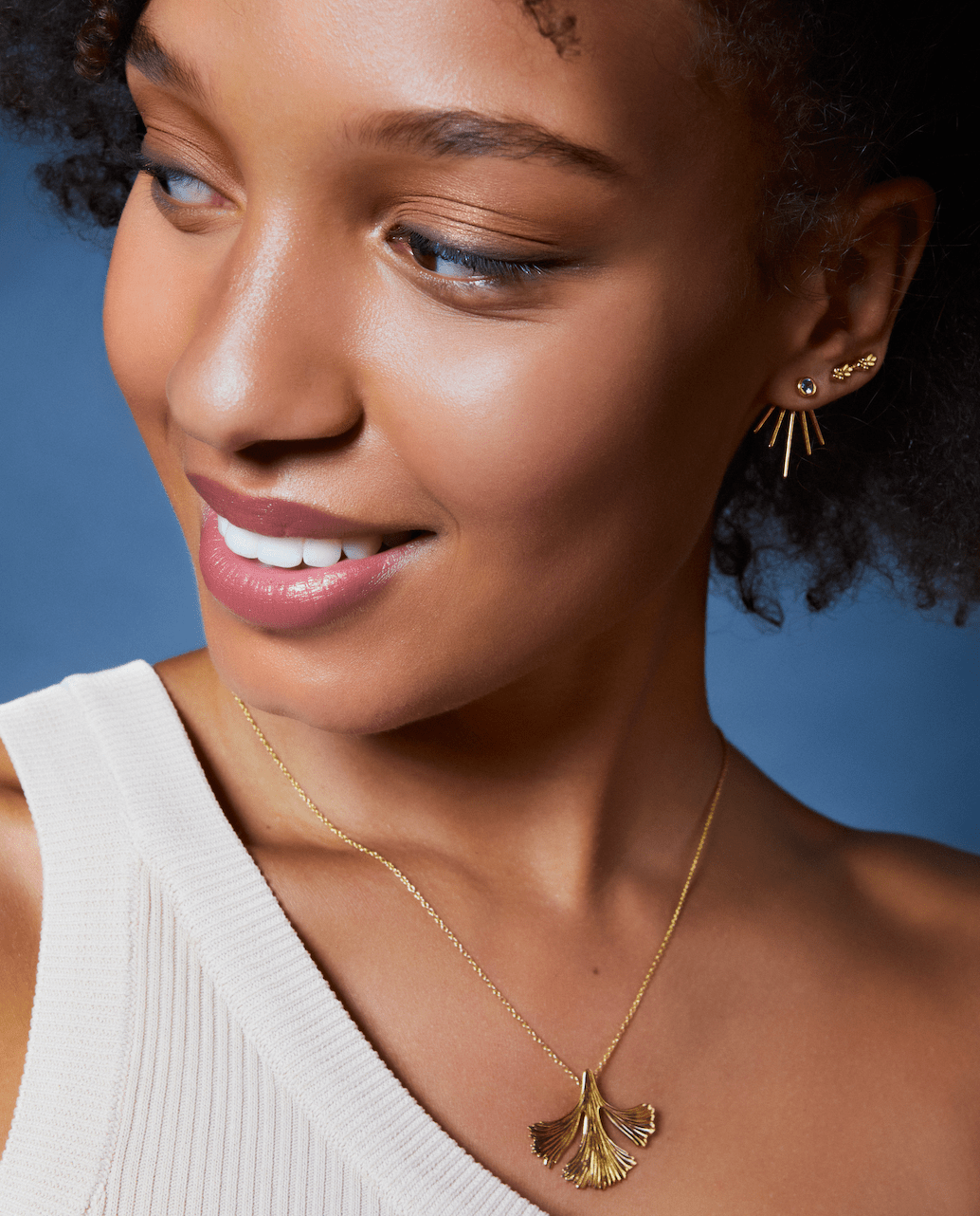 Travel-Inspired Jewelry: How Your Favorite Cities Become Wearable Art - Assaya Jewelry